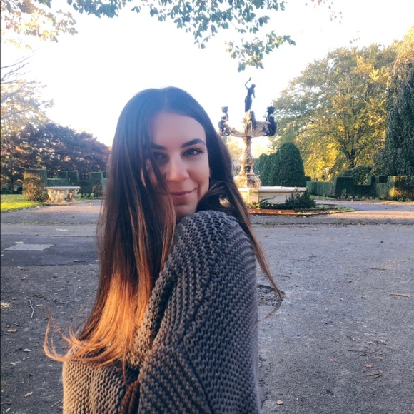 Meet your Posher εїз Tana Lindsay - Picture 8 of 16